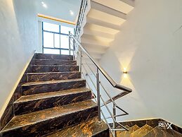 Raghuveer Sadan, Near Ram Mandir - 10 Min Walk