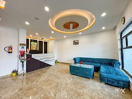 Raghuveer Sadan, Near Ram Mandir - 10 Min Walk