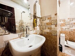 Raghuveer Sadan, Near Ram Mandir - 10 Min Walk