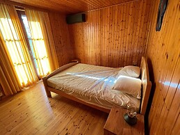 Beautiful Bungalow for 4 People With Large Garden