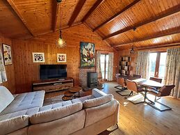 Beautiful Bungalow for 4 People With Large Garden