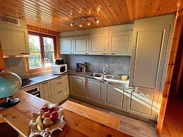 Beautiful Bungalow for 4 People With Large Garden