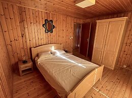 Beautiful Bungalow for 4 People With Large Garden