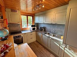 Beautiful Bungalow for 4 People With Large Garden