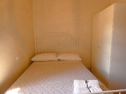 I Escape to Umbria, Quiet