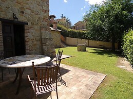 I Escape to Umbria, Quiet