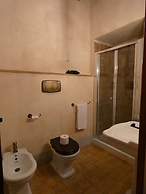 I Escape to Umbria, Quiet