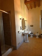 I Escape to Umbria, Quiet