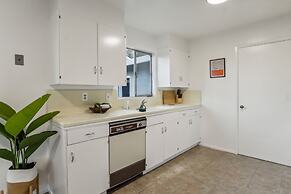 Charming Vintage Retreat In The Heart Of San Jose 3 Bedroom Home