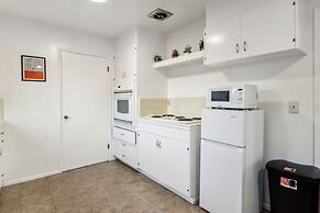 Charming Vintage Retreat In The Heart Of San Jose 3 Bedroom Home