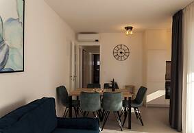 Smash 2 - Two-bedroom Apartments