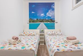Beachfront villa Mihovil w. beach access