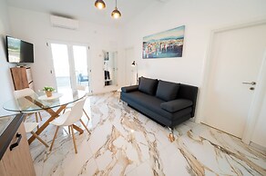 Beachfront villa Mihovil w. beach access