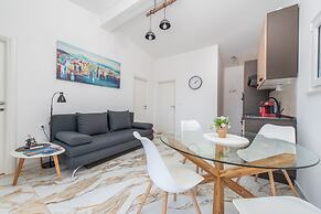 Beachfront villa Mihovil w. beach access