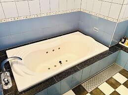 FUJI OUTLET HOT SPRING HOTEL