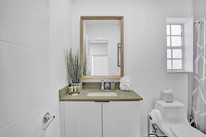 Sunshine Vibes Villa - Close to Beach