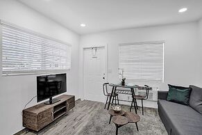 Sunshine Vibes Villa - Close to Beach