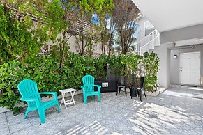 Sunshine Vibes Villa - Close to Beach