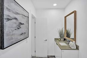 Sunshine Vibes Villa - Close to Beach