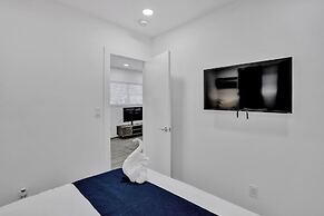 Sunshine Vibes Villa - Close to Beach