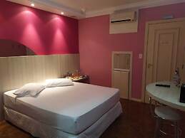 Paradies Hotéis e Motéis