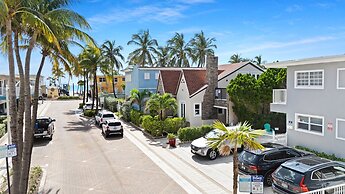 Newly Renovated Apt #2 w/ Parking Close to Beach