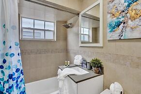 Newly Renovated Apt-unit #1 Close to Beach