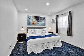 Newly Renovated Apt-unit #1 Close to Beach