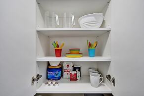 Newly Renovated Apt-unit #1 Close to Beach