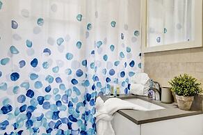 Newly Renovated Apt-unit #1 Close to Beach