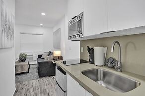 Renovated Apt -unit #3 / Close to Beach w/ Parking