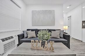 Renovated Apt -unit #3 / Close to Beach w/ Parking