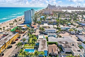 Renovated Apt -unit #3 / Close to Beach w/ Parking