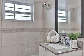 Renovated Apt -unit #3 / Close to Beach w/ Parking