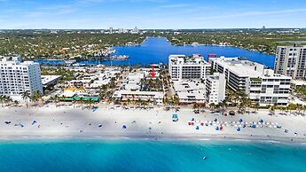 Newly Renovated #4 Close to the Beach w/ Parking