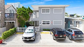 Newly Renovated #4 Close to the Beach w/ Parking