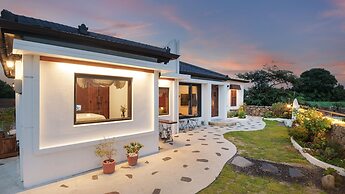 Jeju Proud Jacuzzi Dokche Pension