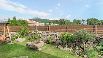 Jeju Proud Jacuzzi Dokche Pension