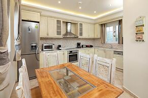 Villa Erato With Private Swimming Pool
