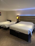 Premier Roomz Two Mills