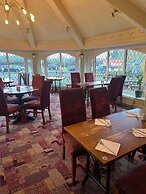 Premier Roomz Two Mills