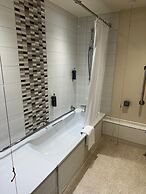 Premier Roomz Two Mills