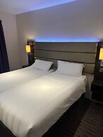 Premier Roomz Two Mills