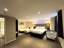 Premier Roomz Two Mills