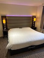 Premier Roomz Two Mills