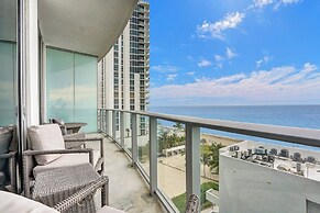 Beachfront condo with stunning views