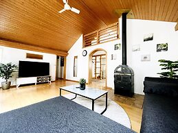 Einzigartige Schöne Altbau- Wohnung Im Zentrum