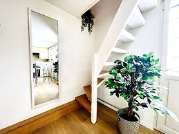 Einzigartige Schöne Altbau- Wohnung Im Zentrum