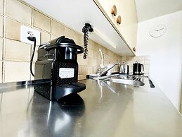 Einzigartige Schöne Altbau- Wohnung Im Zentrum