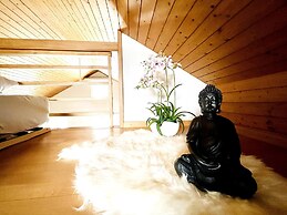 Einzigartige Schöne Altbau- Wohnung Im Zentrum